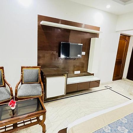 Hotel Starline Sector 28 غورغاون المظهر الخارجي الصورة