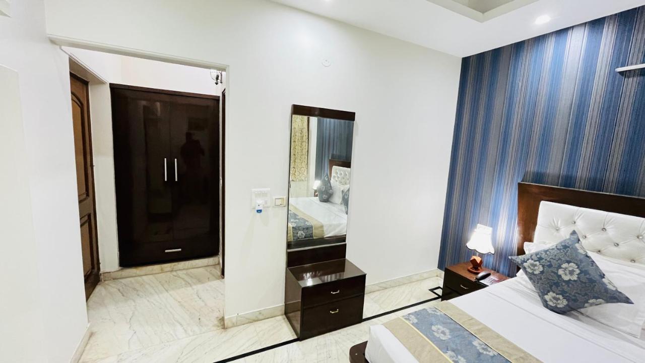 Hotel Starline Sector 28 غورغاون المظهر الخارجي الصورة