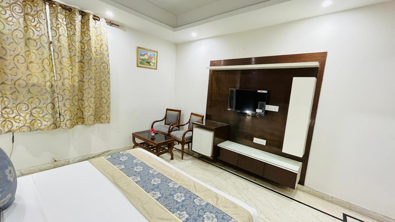 Hotel Starline Sector 28 غورغاون المظهر الخارجي الصورة