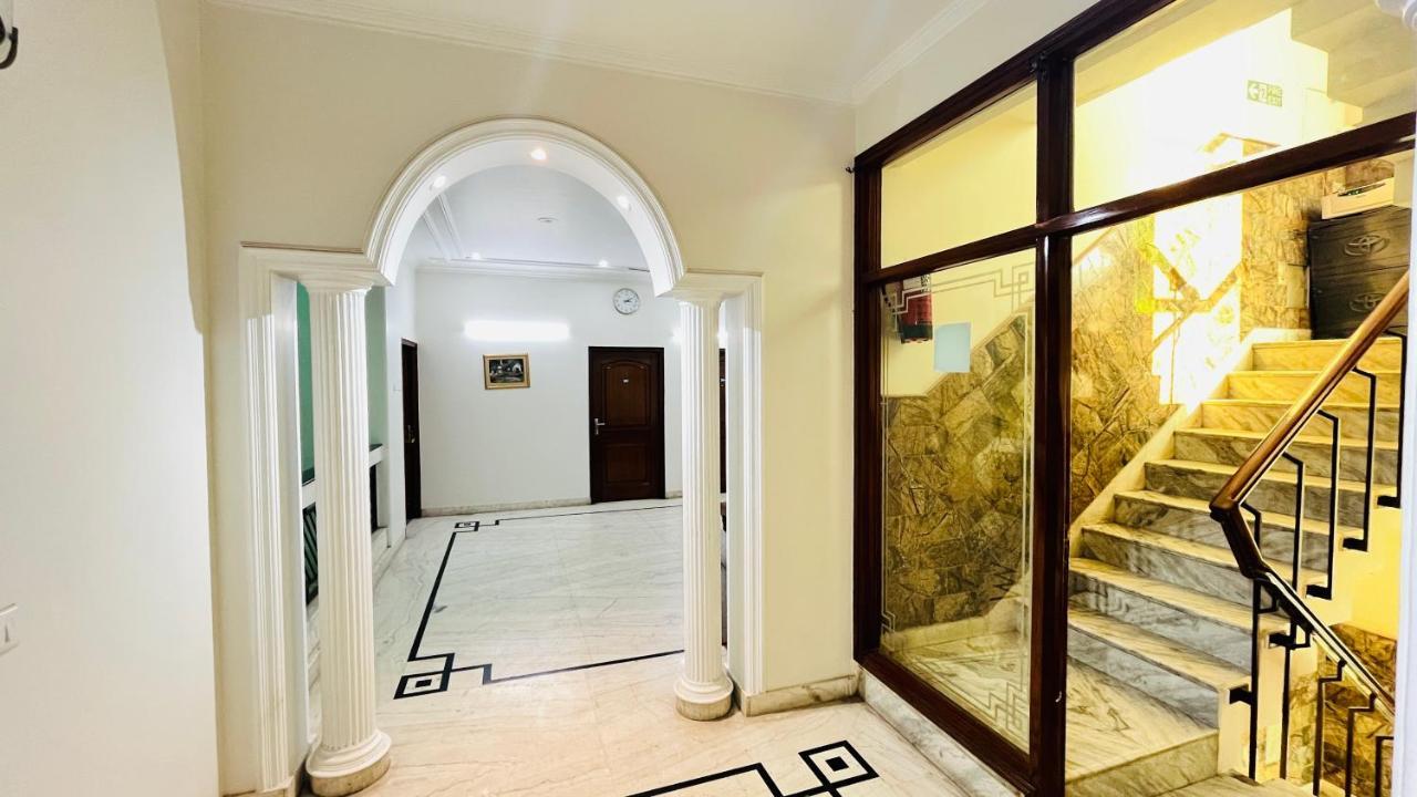 Hotel Starline Sector 28 غورغاون المظهر الخارجي الصورة