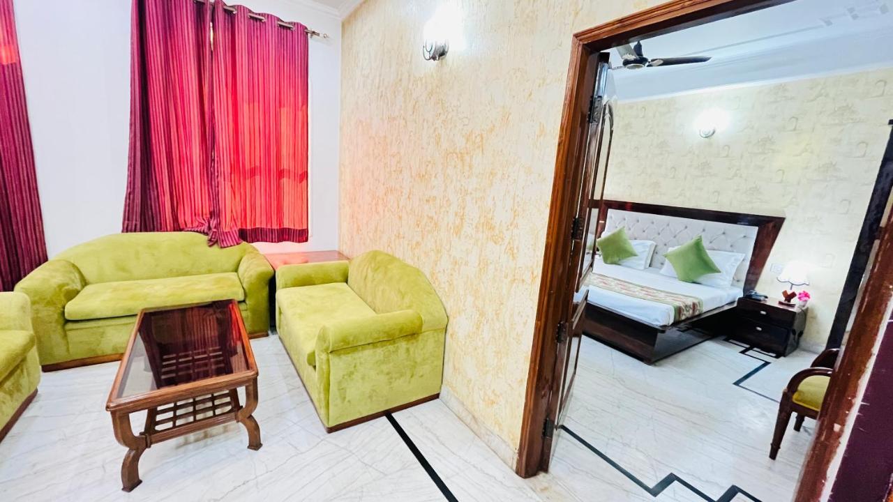 Hotel Starline Sector 28 غورغاون المظهر الخارجي الصورة
