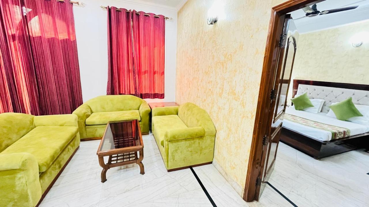 Hotel Starline Sector 28 غورغاون المظهر الخارجي الصورة