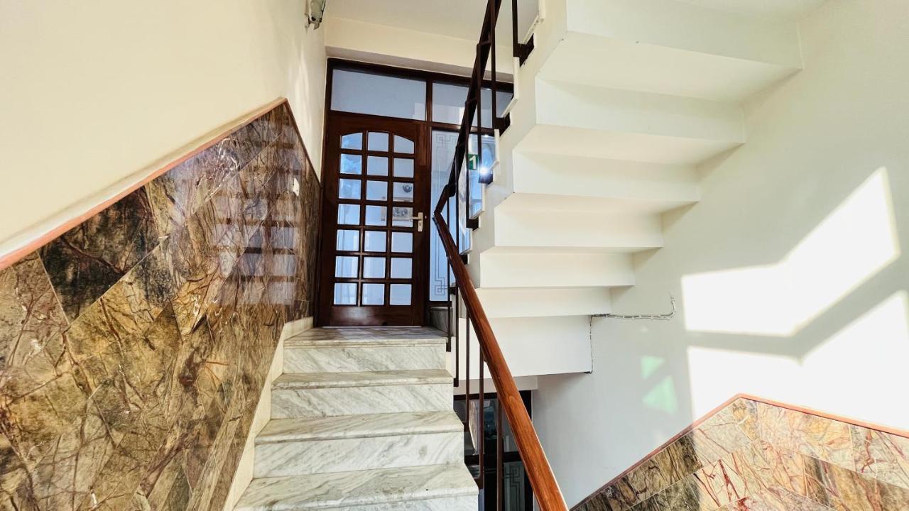 Hotel Starline Sector 28 غورغاون المظهر الخارجي الصورة