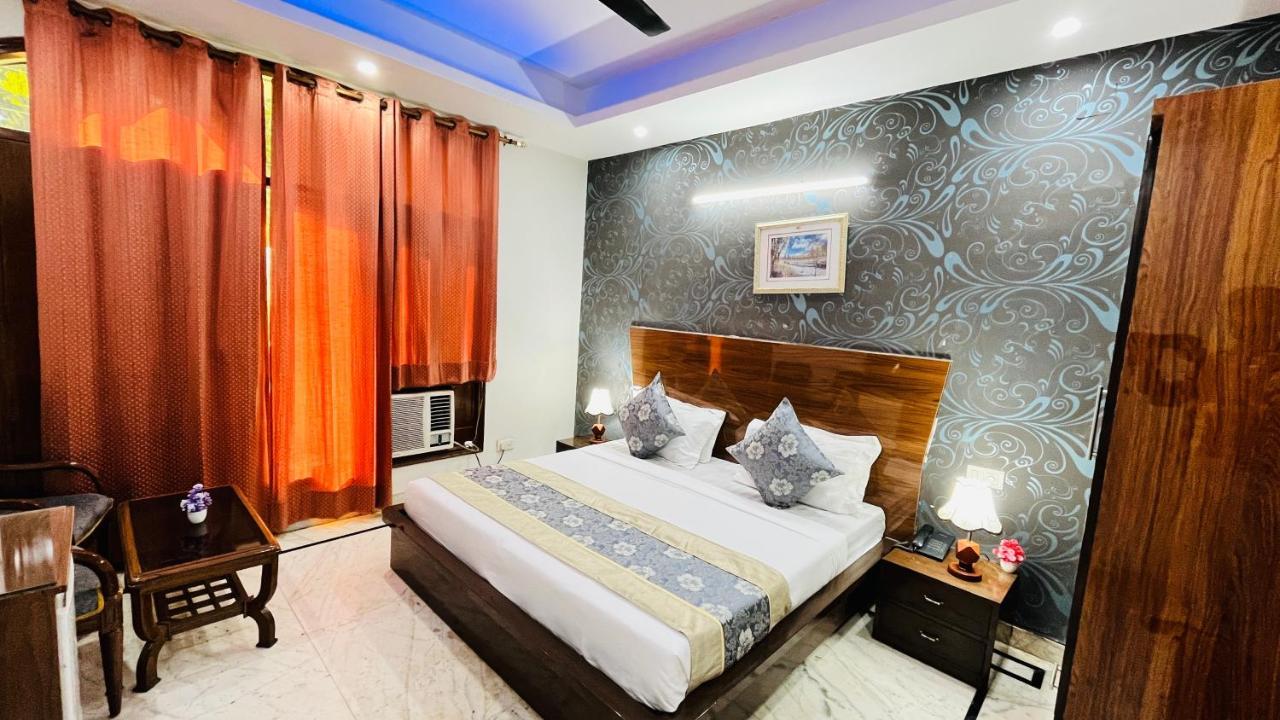 Hotel Starline Sector 28 غورغاون المظهر الخارجي الصورة
