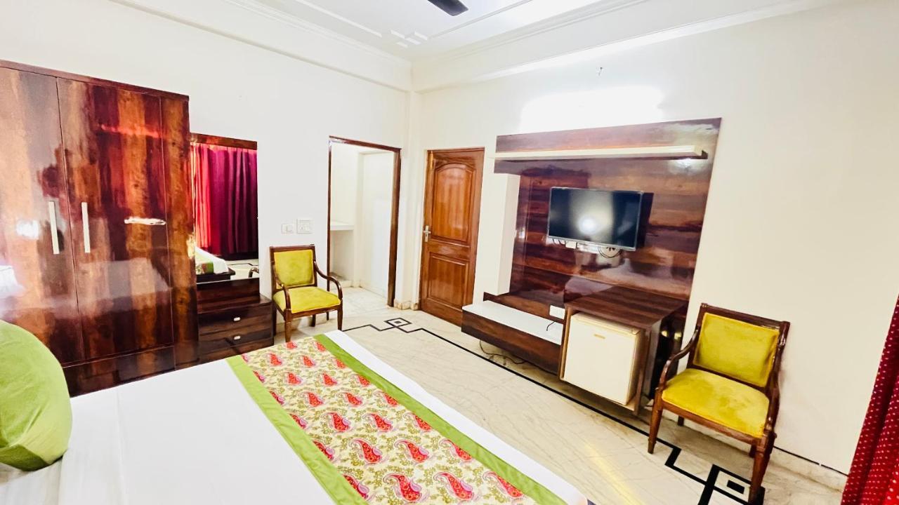 Hotel Starline Sector 28 غورغاون المظهر الخارجي الصورة