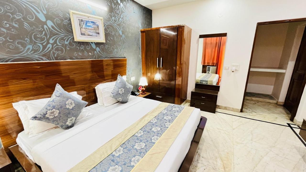 Hotel Starline Sector 28 غورغاون المظهر الخارجي الصورة